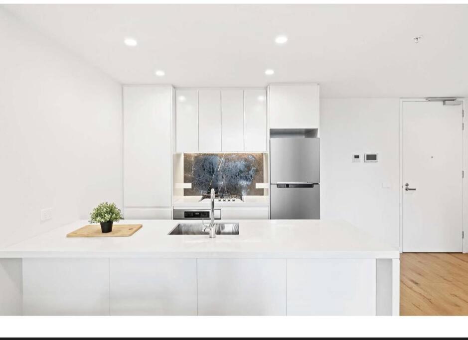One Bedroom With Roof Pool Apartment *